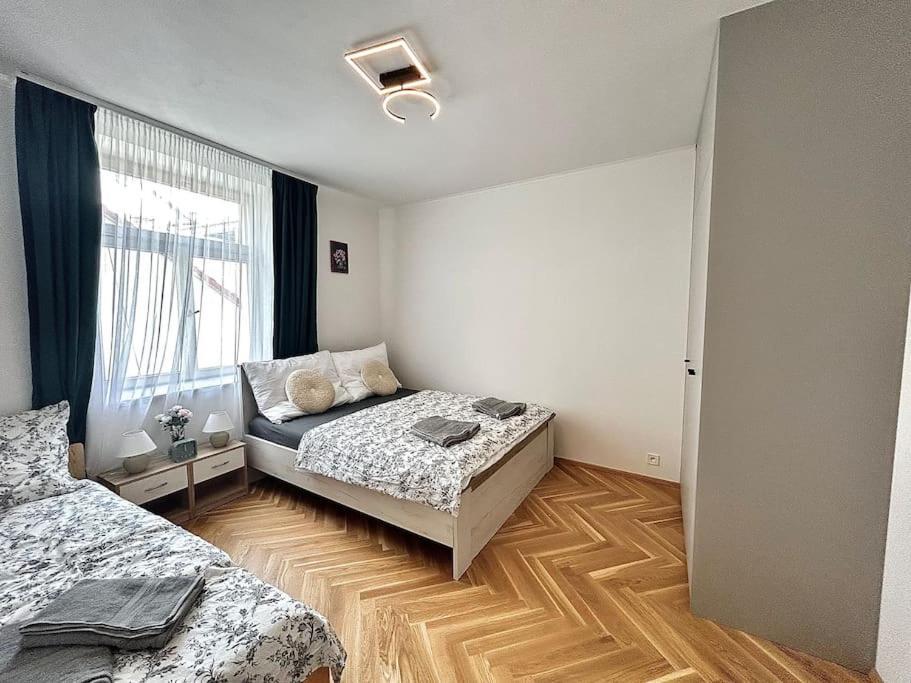 Newapt Next To Wenceslas Square Apartment *